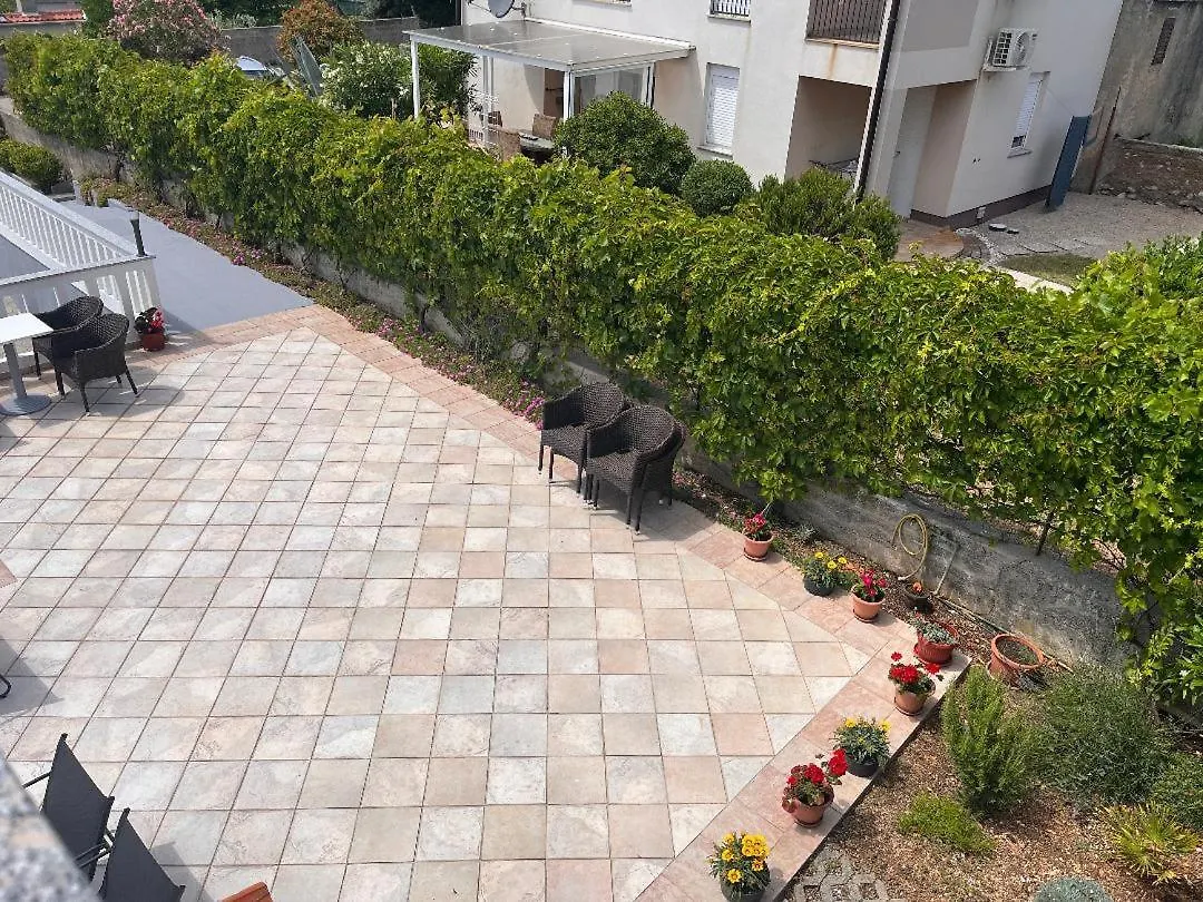 Villa Rosa Rooms Punat